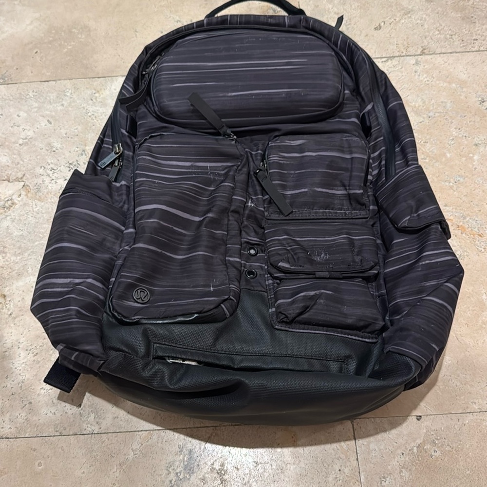 NWT Lululemon backpack.  Used with many pockets